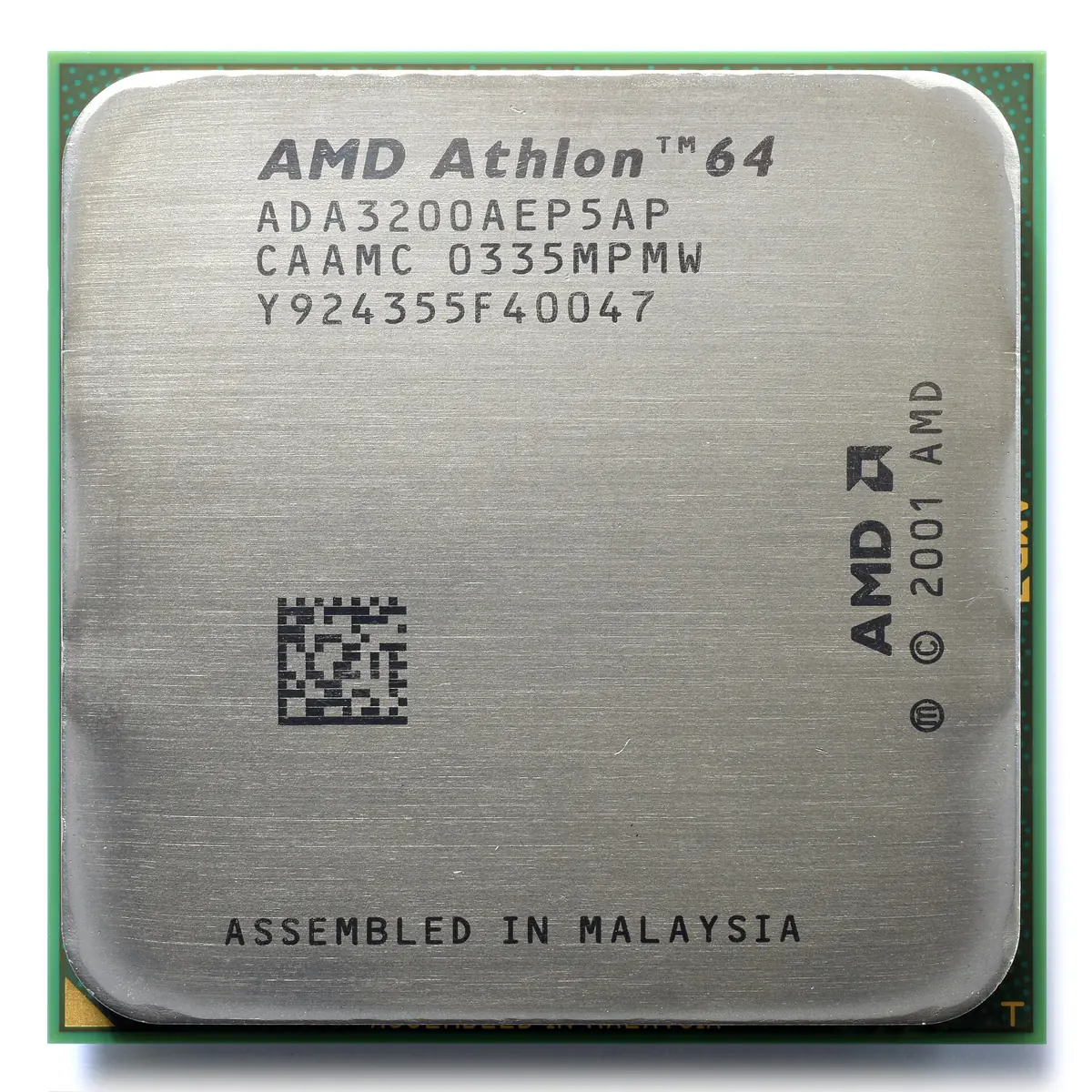Top of an AMD Athlon 64 3200+ processor with a metal heat spreader printed with the model number